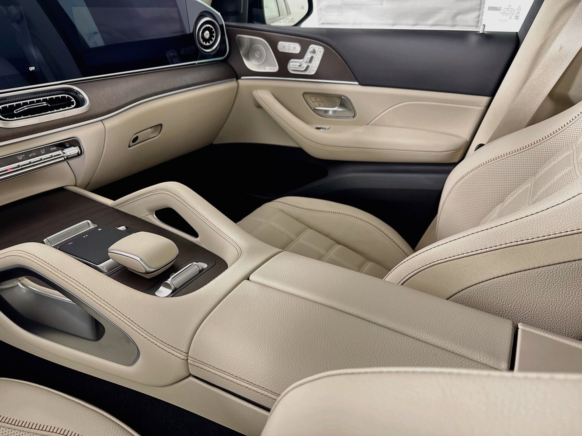 New 2027 Mercedes-Benz GLS 450 4MATIC image 26