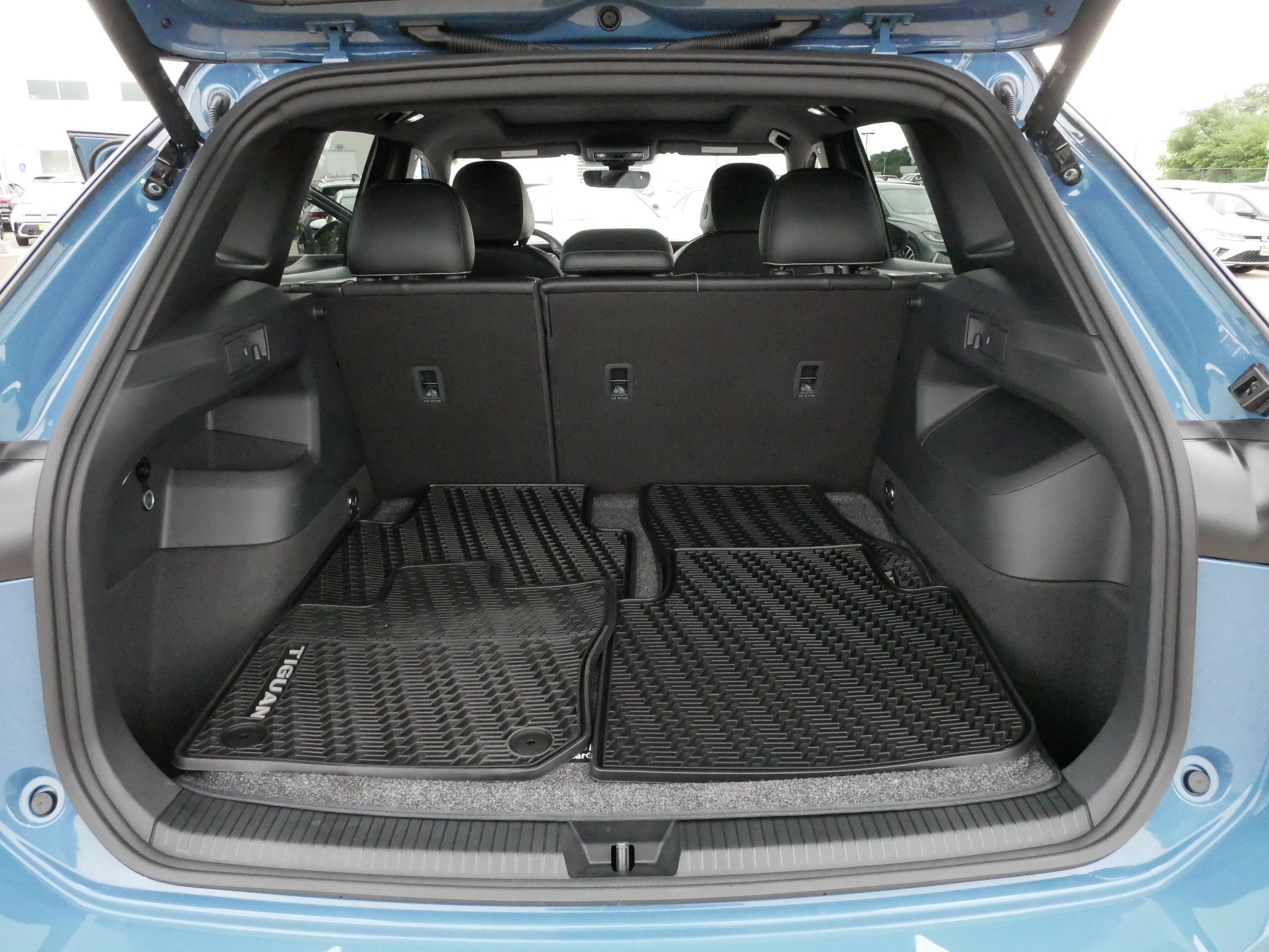 Used 2026 Volkswagen Tiguan SE R-Line AWD/4WD image 18