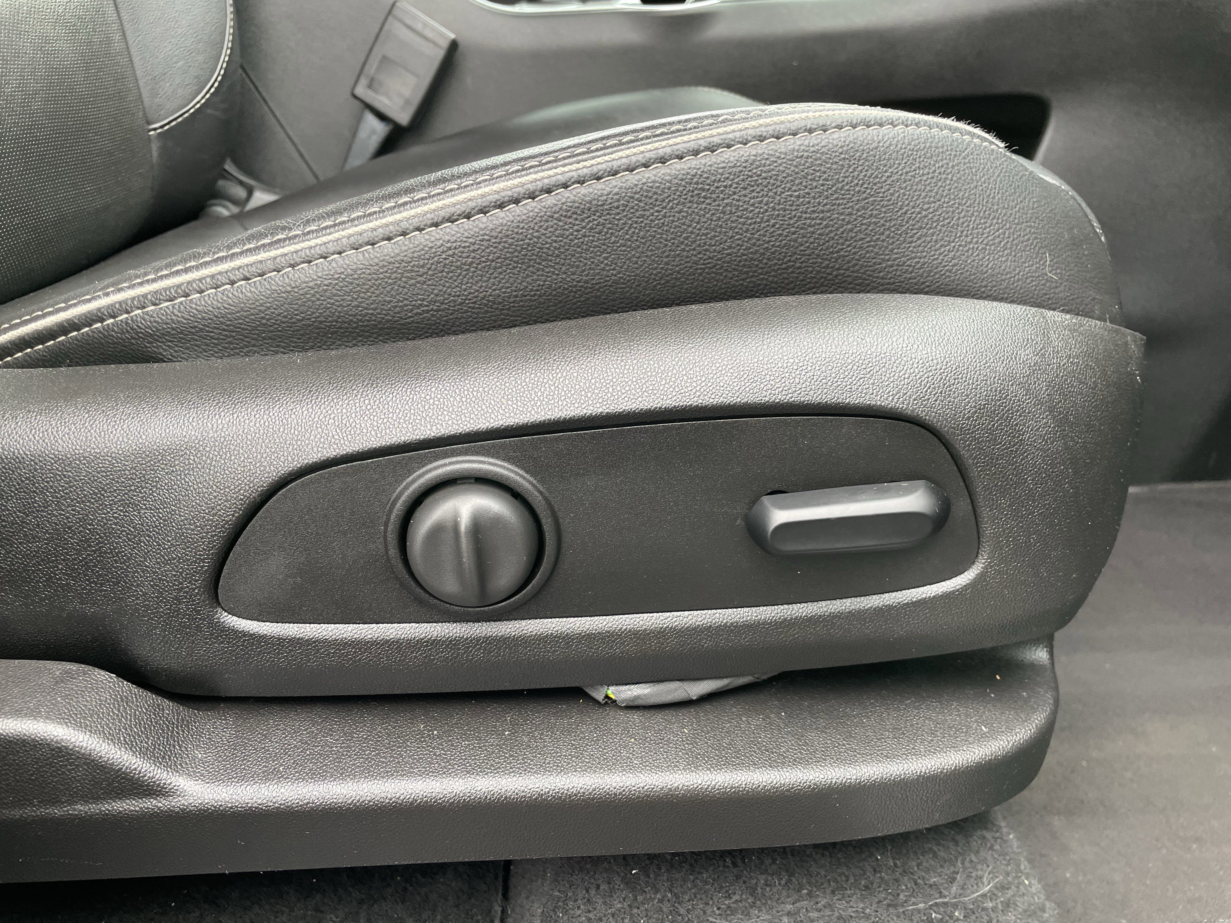 Used 2018 GMC Terrain Denali w/ Advanced Safety Package image 34