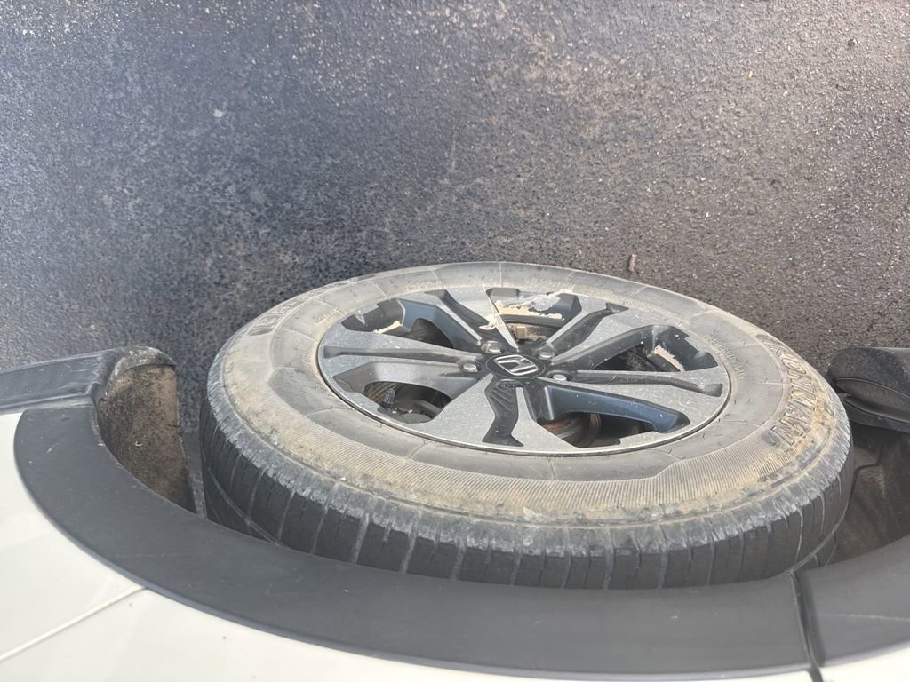 Used 2018 Honda CR-V LX image 5