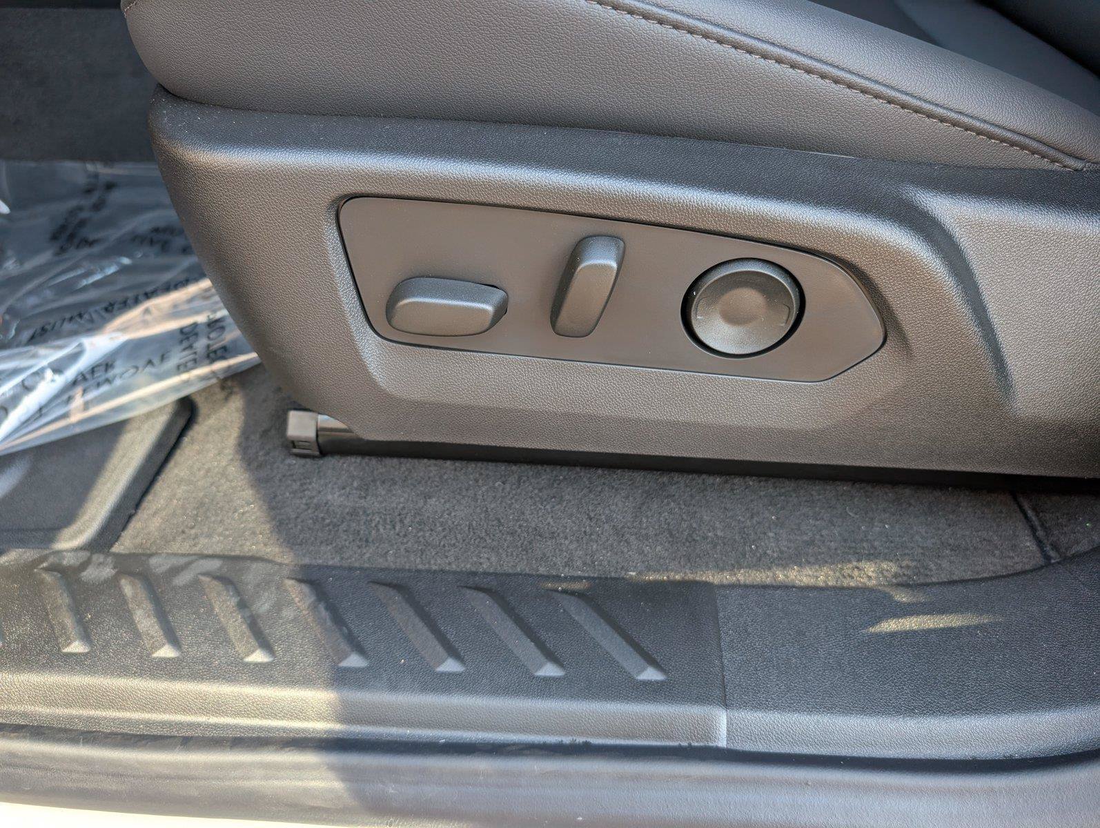 New 2026 Chevrolet Colorado Trail Boss AWD/4WD image 12