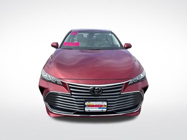 Used 2019 Toyota Avalon XLE w/ Moonroof Package image 8