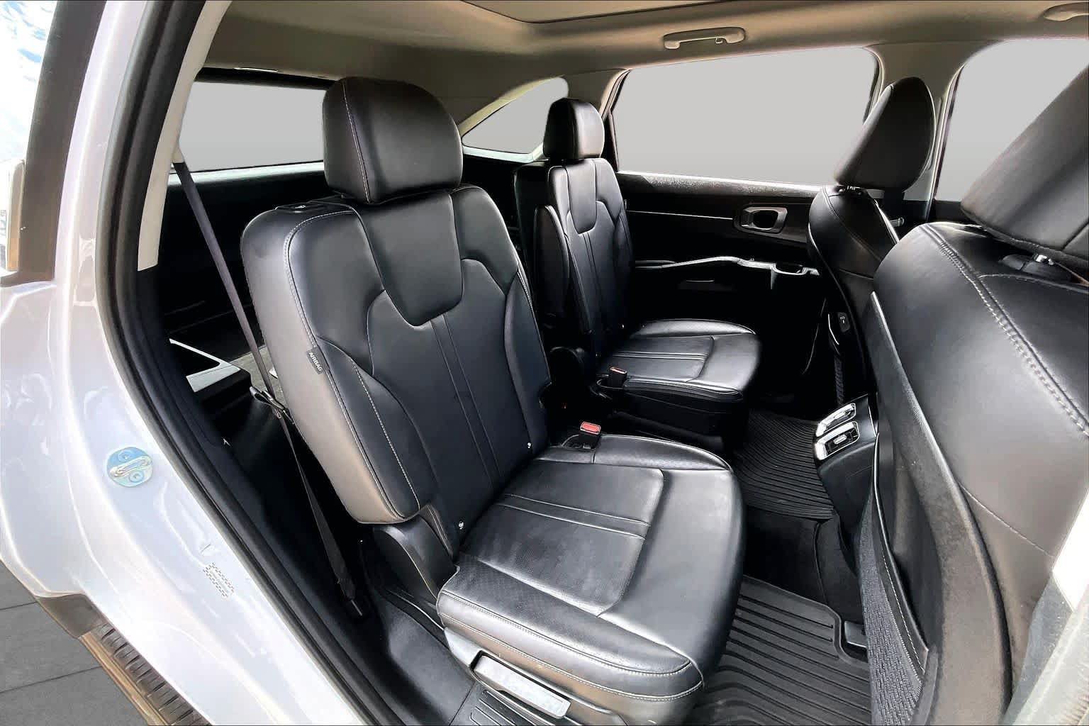 Certified 2025 Kia Sorento EX w/ Panoramic Sunroof Package FWD image 20