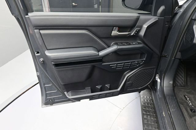Used 2025 Toyota 4Runner Limited AWD/4WD image 20
