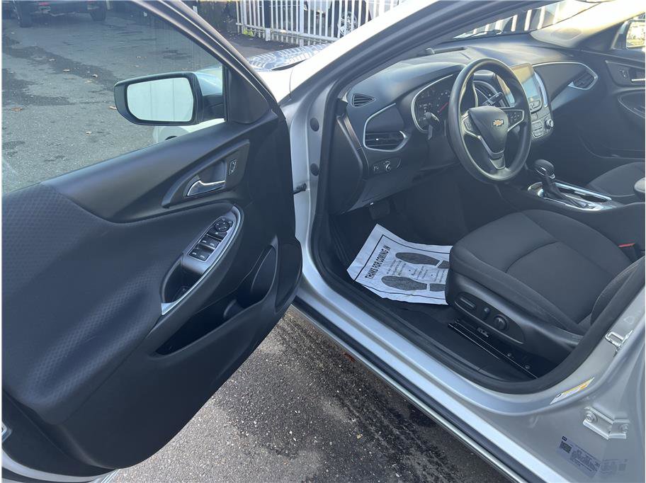 Used 2022 Chevrolet Malibu LT image 11