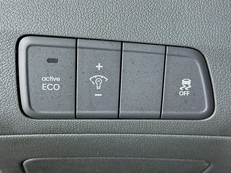 Used 2015 Hyundai Elantra SE w/ Option Group 02 FWD image 10