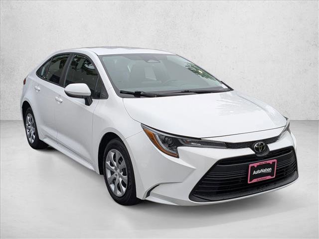 Used 2023 Toyota Corolla LE image 3