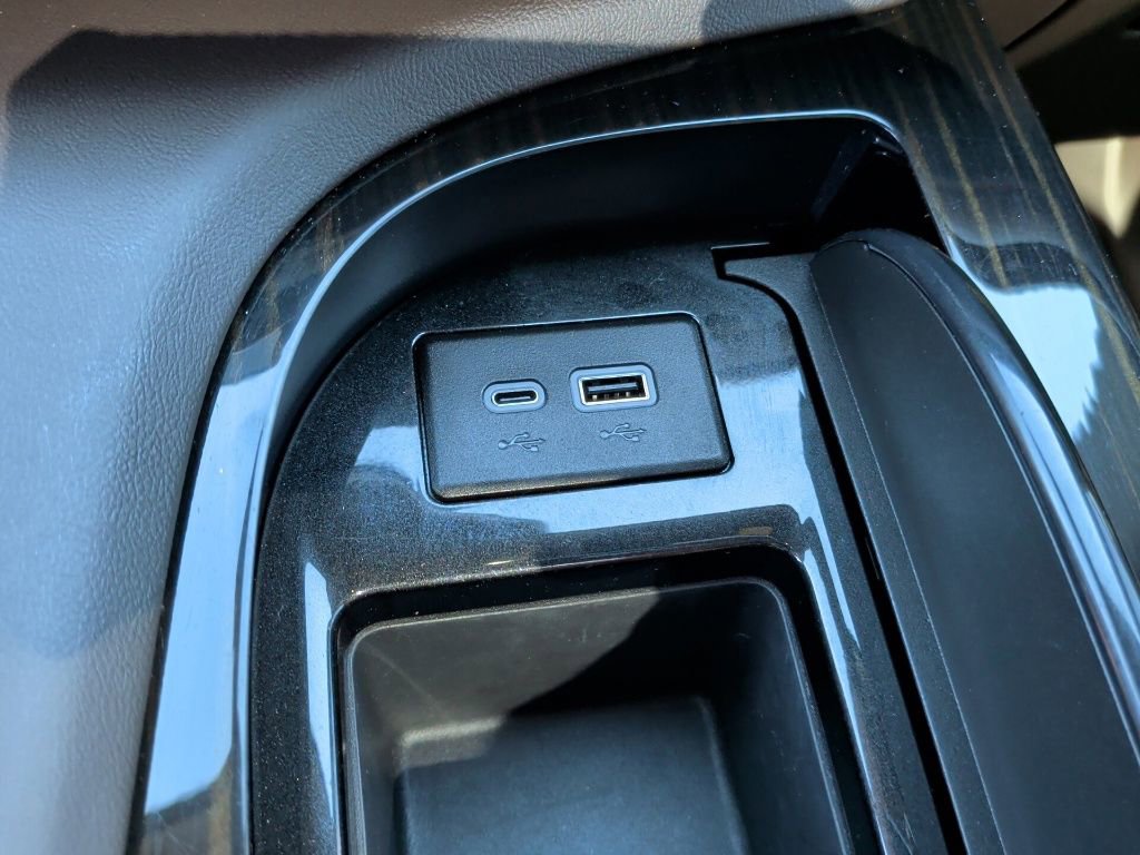 Used 2023 Cadillac Escalade Premium Luxury w/ LPO, Radiant Package image 30