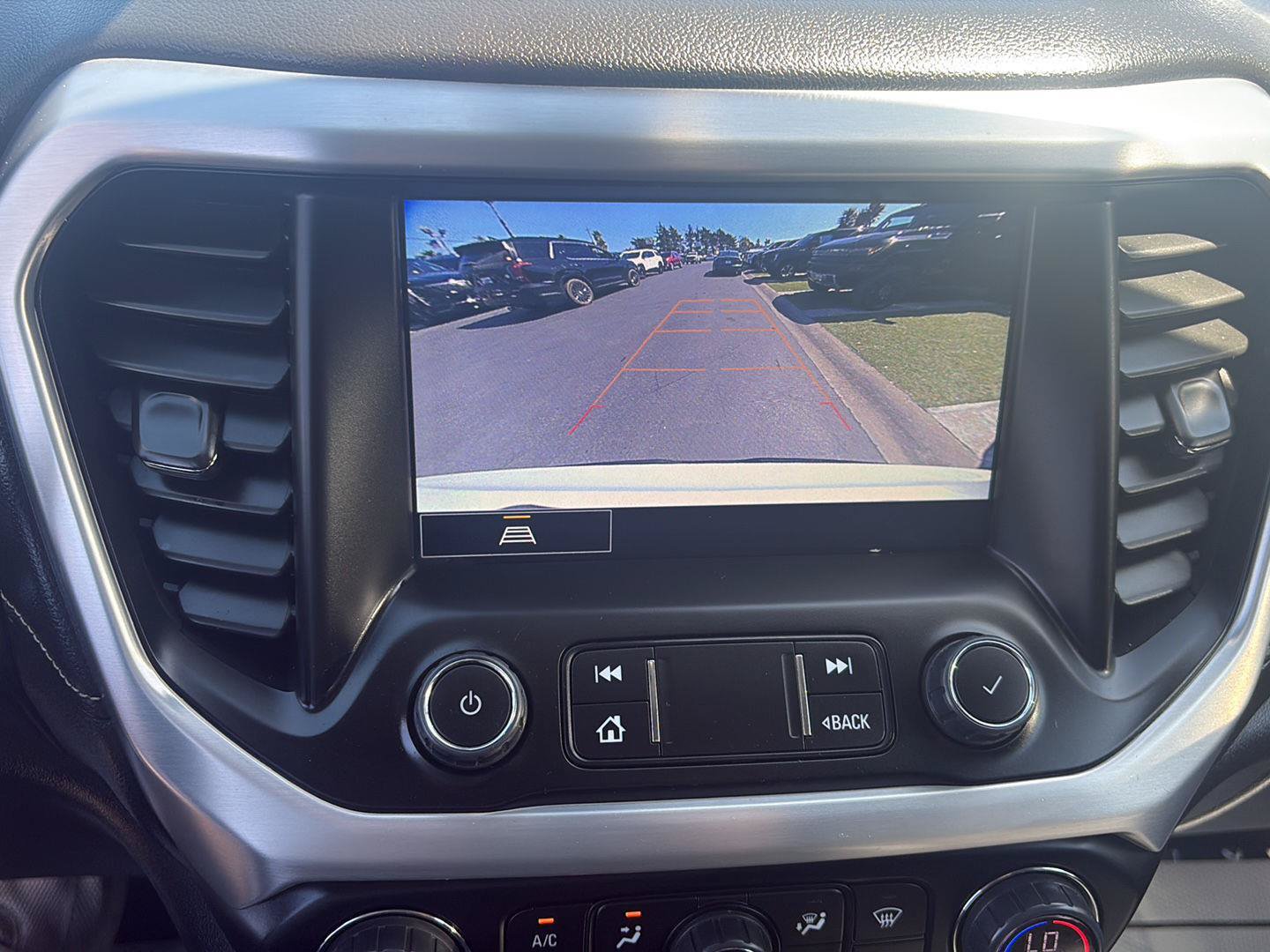 Used 2023 GMC Acadia SLT AWD/4WD image 20