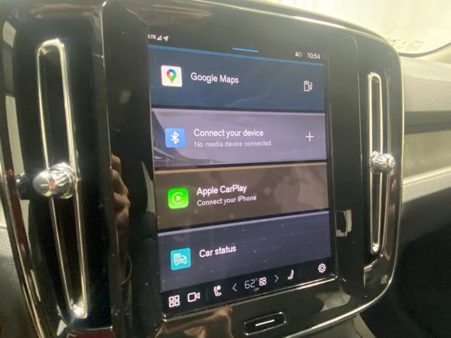 Certified 2025 Volvo XC40 B5 Core image 18