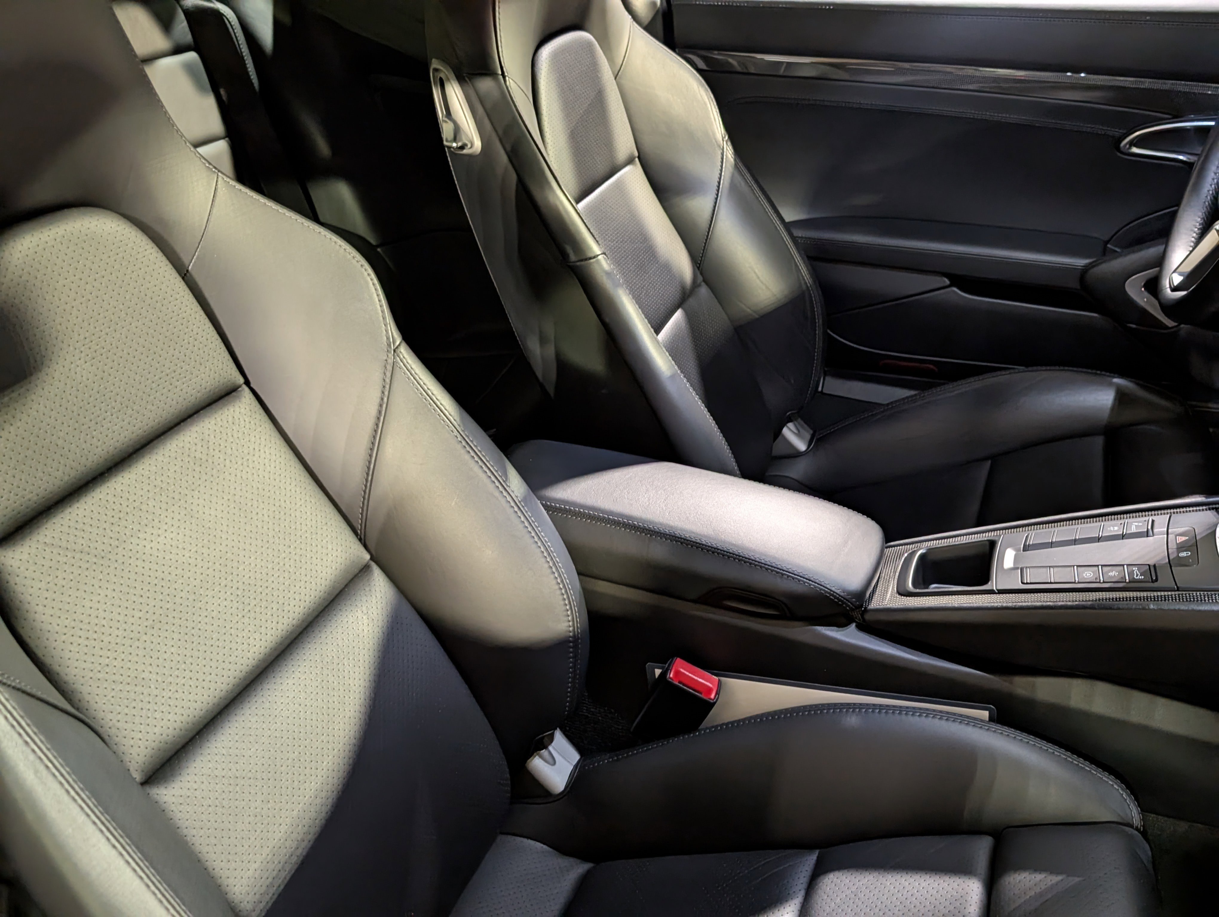 Certified 2019 Porsche 911 Turbo S AWD/4WD image 30