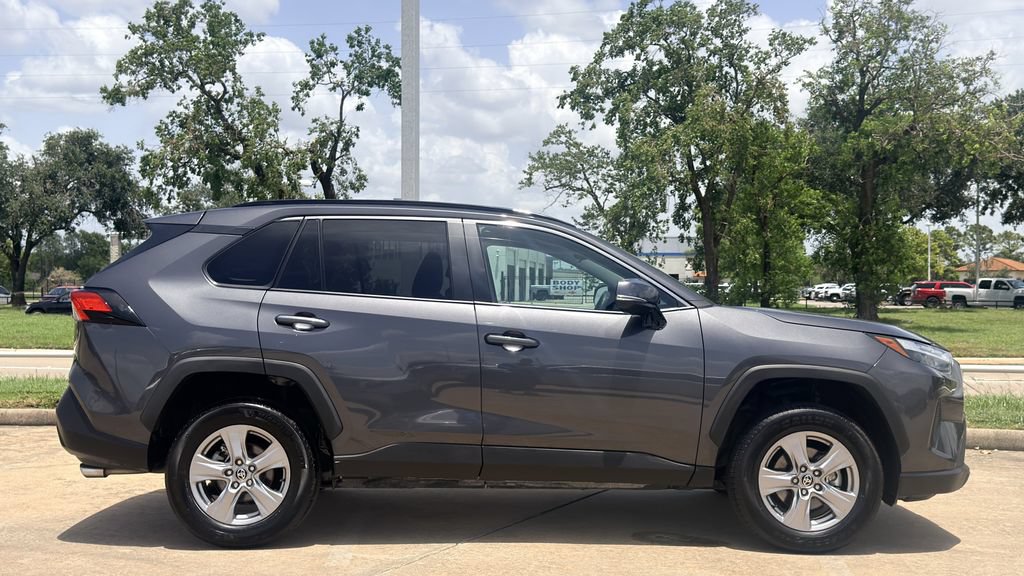 Used 2025 Toyota RAV4 XLE FWD image 6