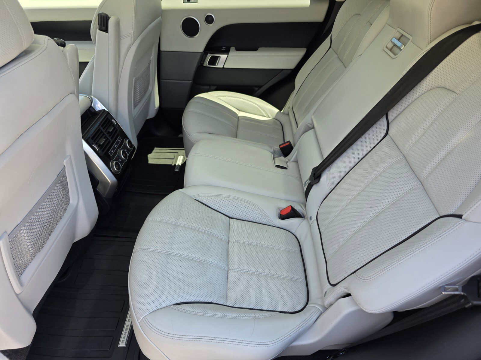 Used 2016 Land Rover Range Rover Sport Supercharged AWD/4WD image 13