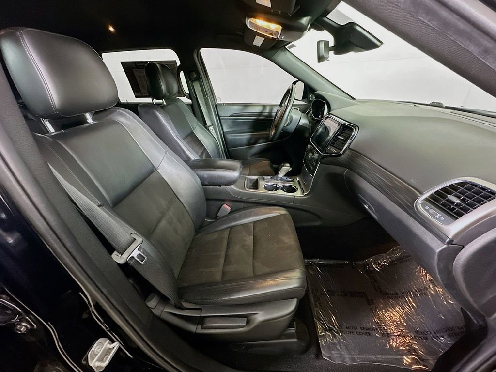 Used 2021 Jeep Grand Cherokee Laredo X image 12