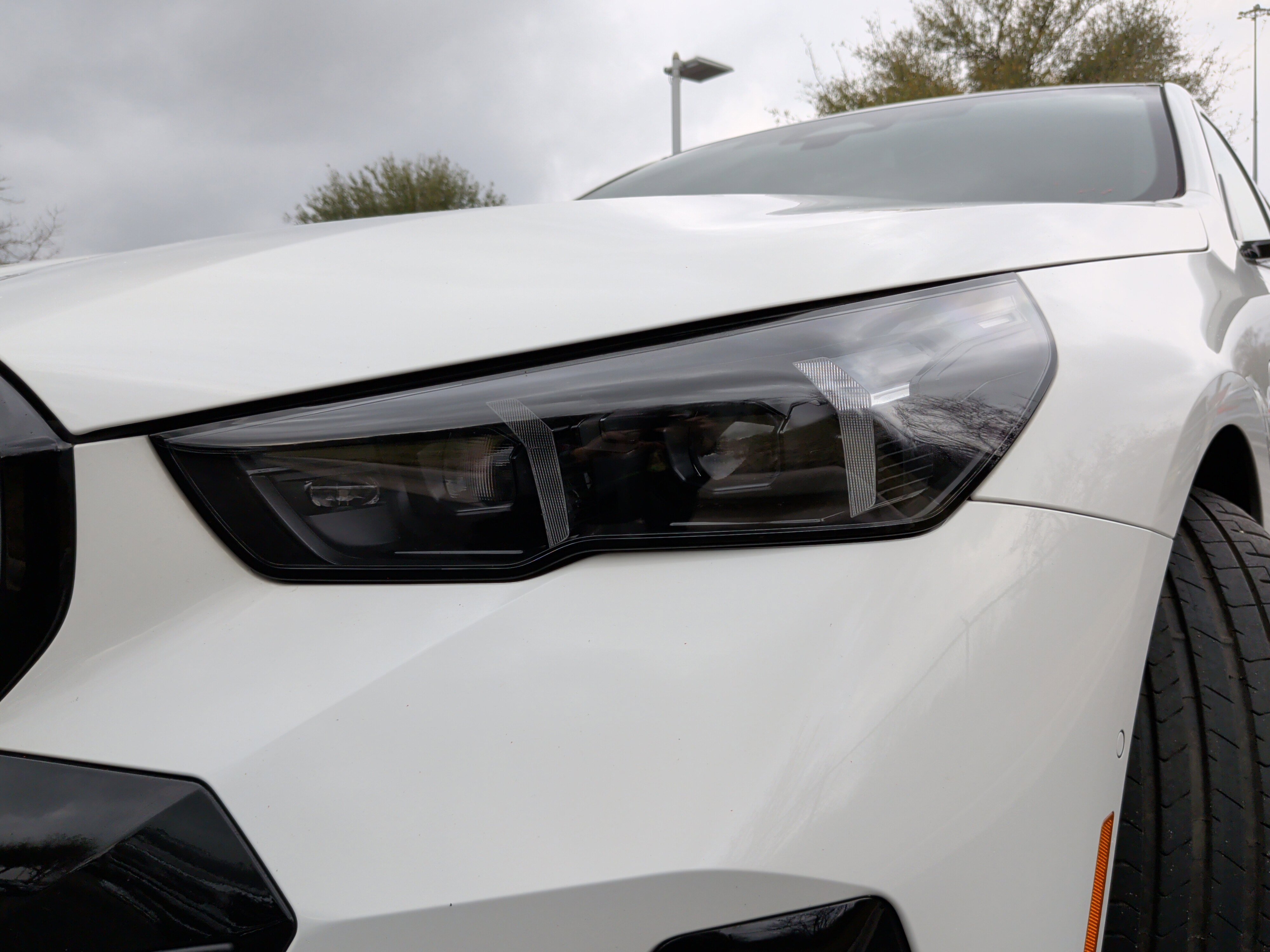 Certified 2025 BMW 550e xDrive w/ Executive Package image 3