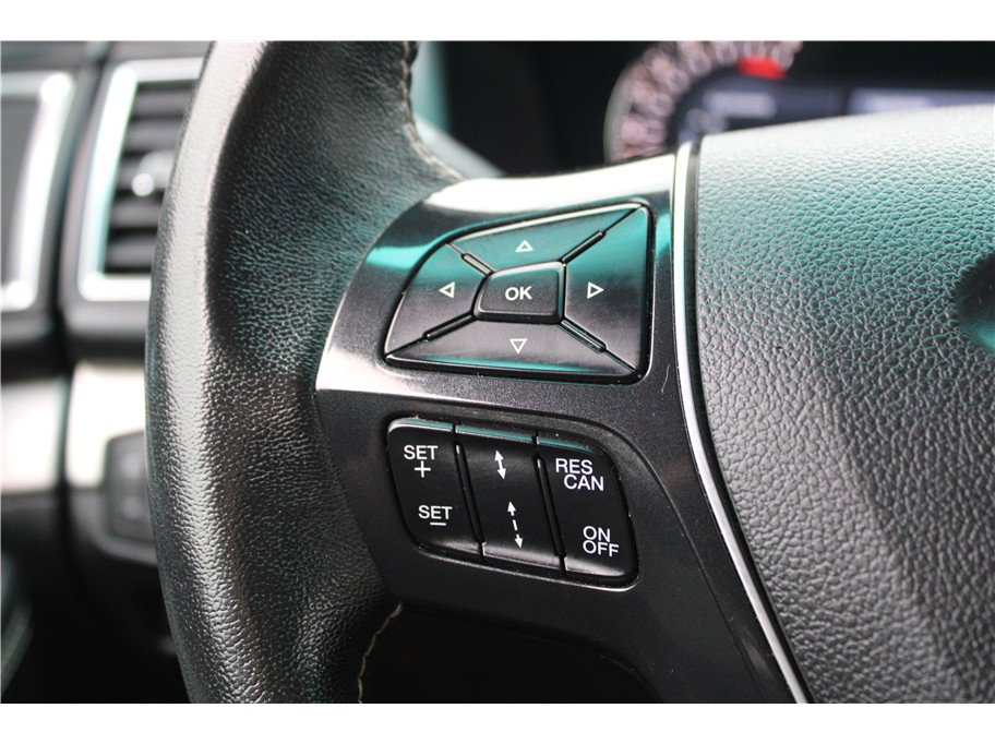 Used 2017 Ford Explorer Platinum image 19