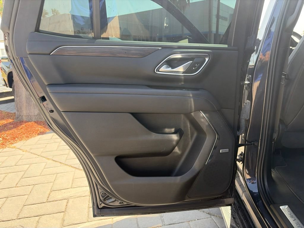 Used 2023 Chevrolet Tahoe LT w/ Luxury Package RWD image 18