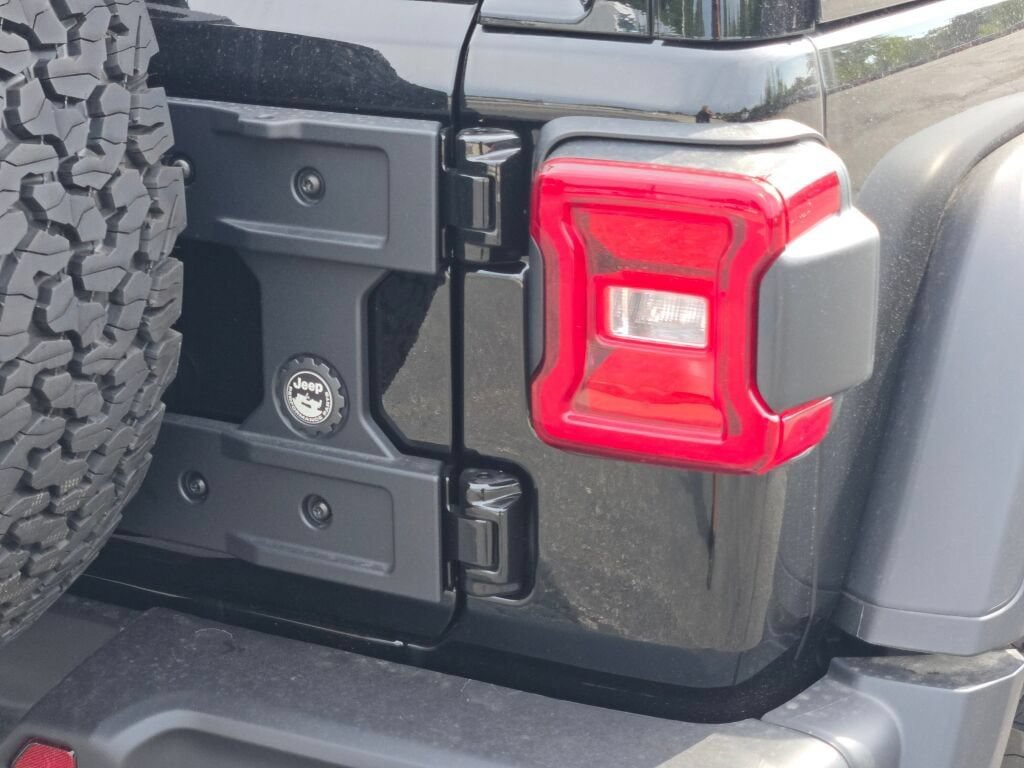 New 2027 Jeep Wrangler Unlimited Rubicon AWD/4WD image 22