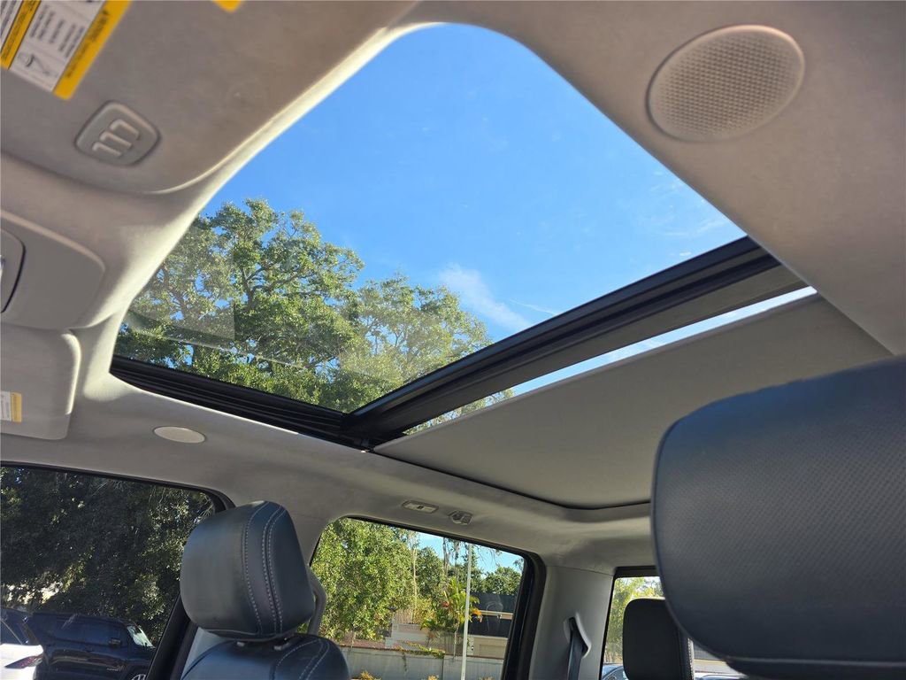 Used 2023 Ford F150 Limited image 30