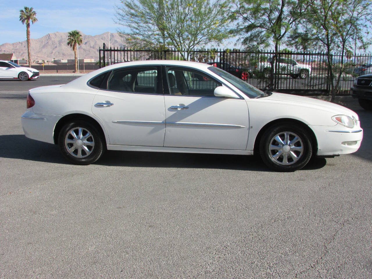 Used 2006 Buick LaCrosse CXL w/ Driver Confidence Package FWD image 3