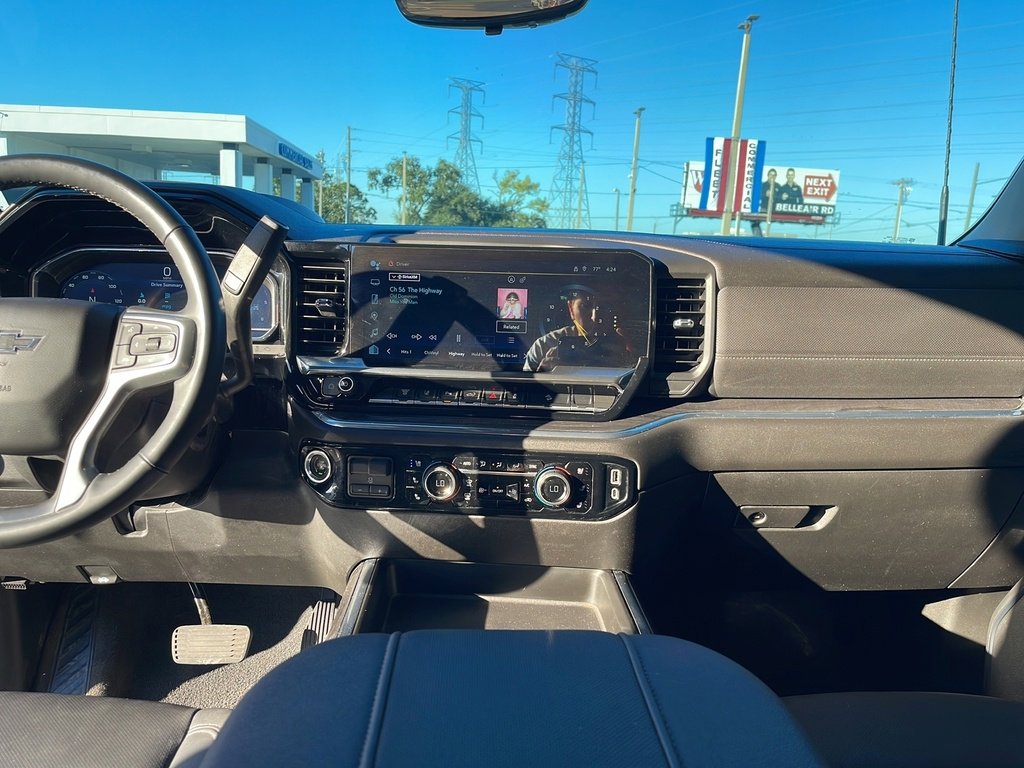 Used 2024 Chevrolet Silverado 2500 LTZ w/ LTZ Plus Package image 30