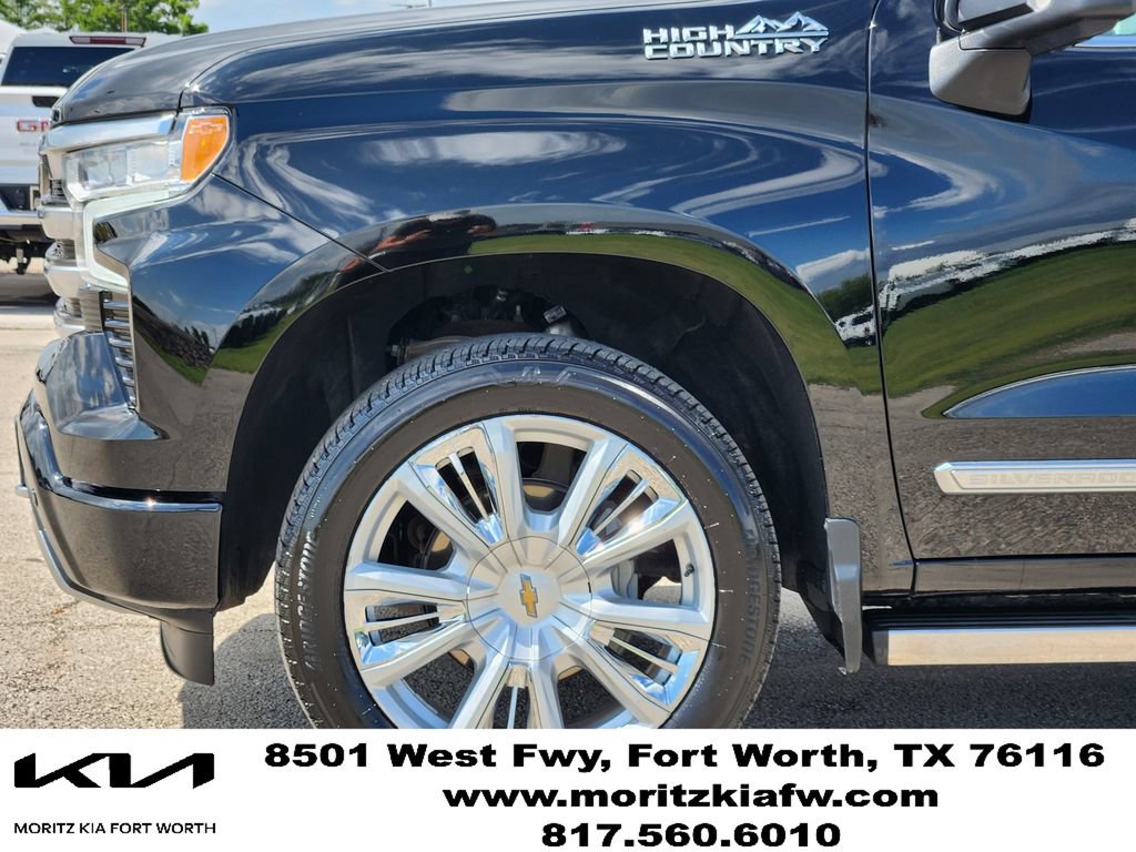 Used 2025 Chevrolet Silverado 1500 High Country w/ High Country Premium Package AWD/4WD image 9
