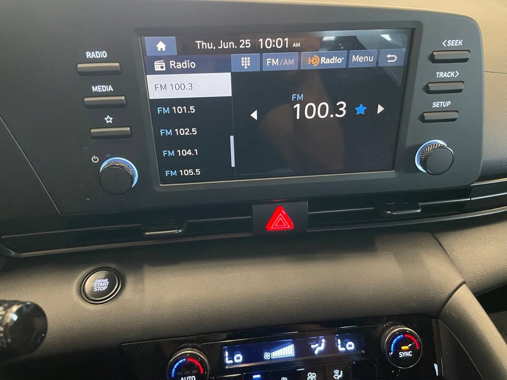 Used 2025 Hyundai Elantra Sport FWD image 15