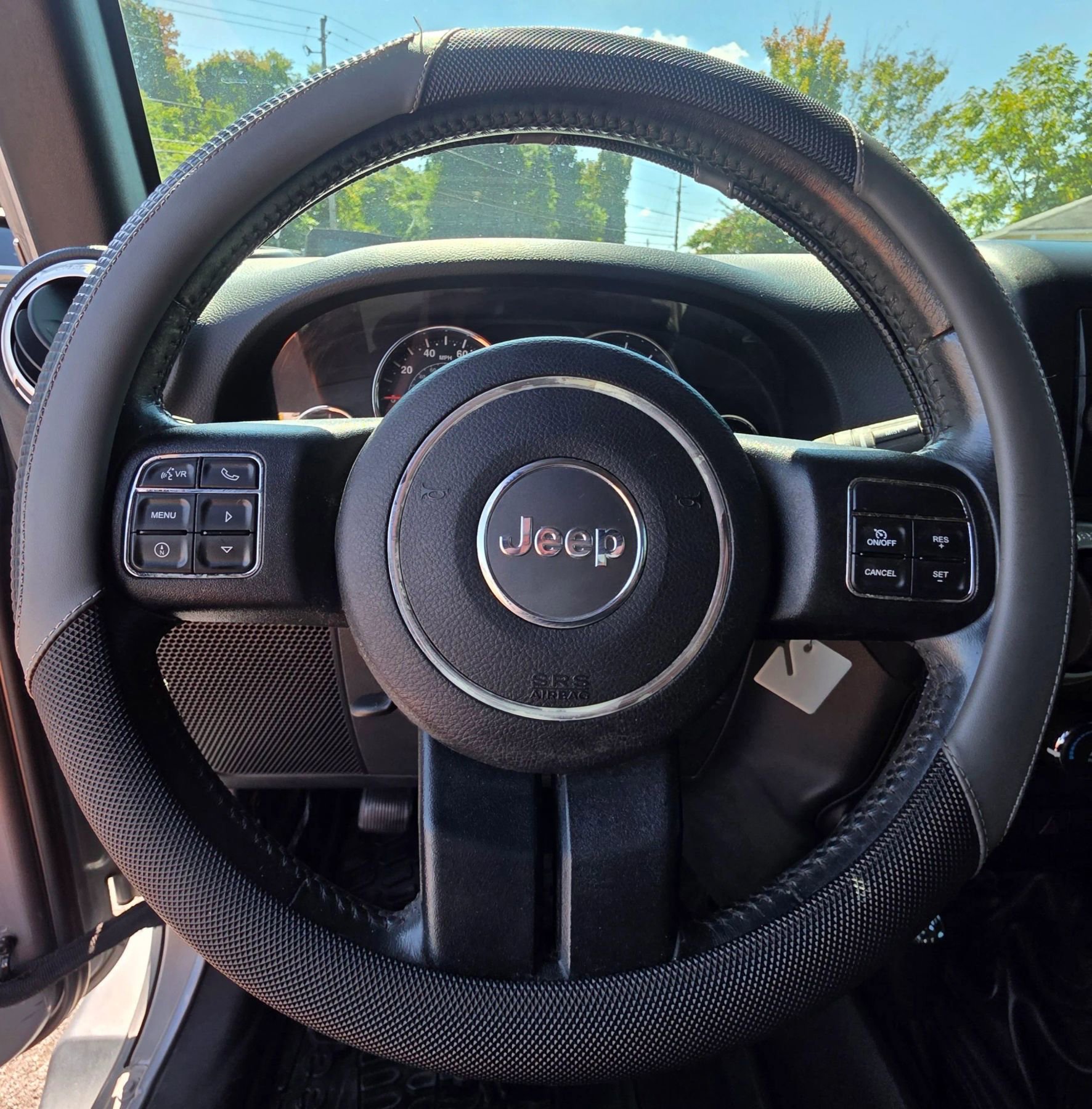 Used 2016 Jeep Wrangler Unlimited Sahara w/ Connectivity Group image 19