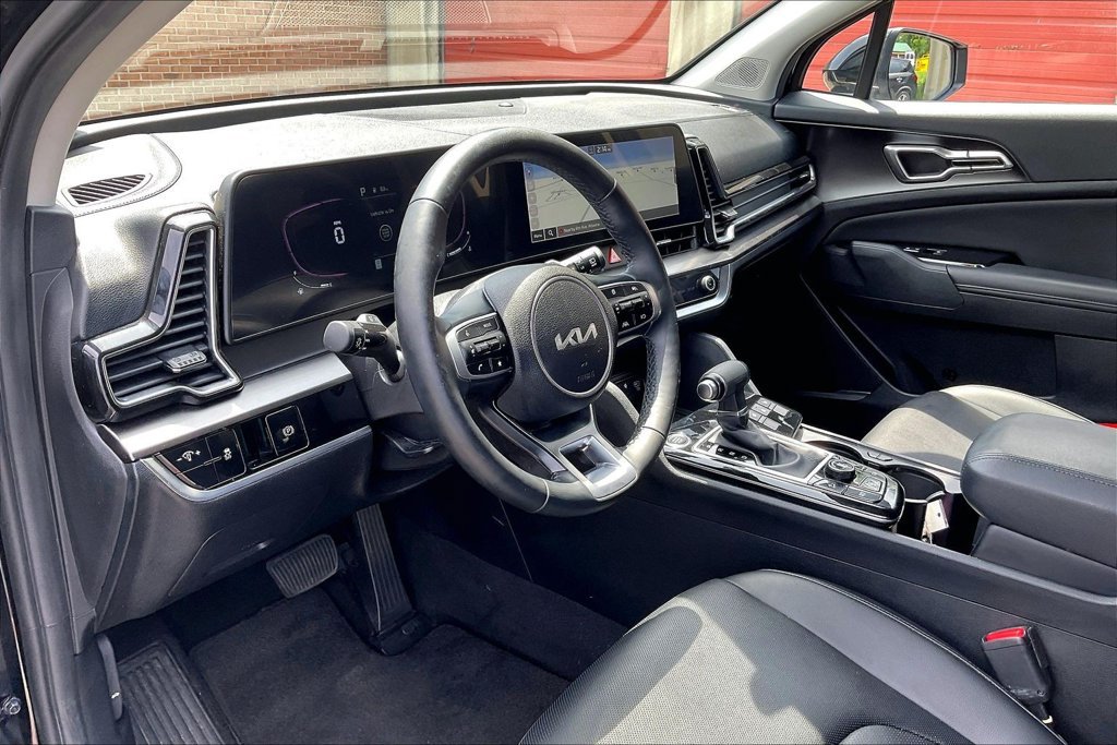 Used 2023 Kia Sportage EX AWD/4WD image 12