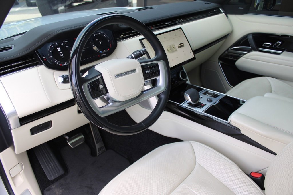 Used 2023 Land Rover Range Rover SE image 5