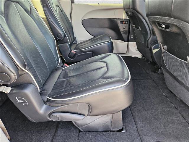 Used 2023 Chrysler Pacifica Limited FWD image 22