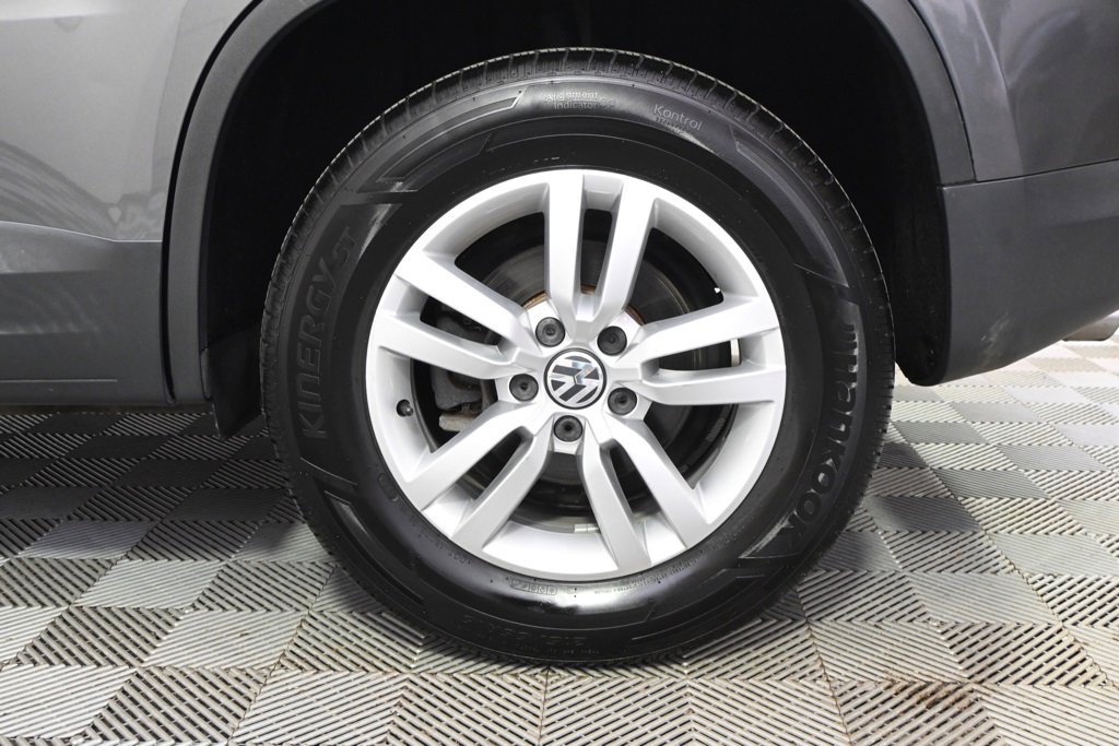 Used 2016 Volkswagen Tiguan S image 20