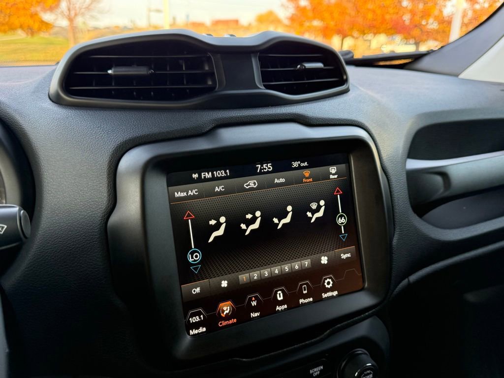 Used 2023 Jeep Renegade Altitude image 17