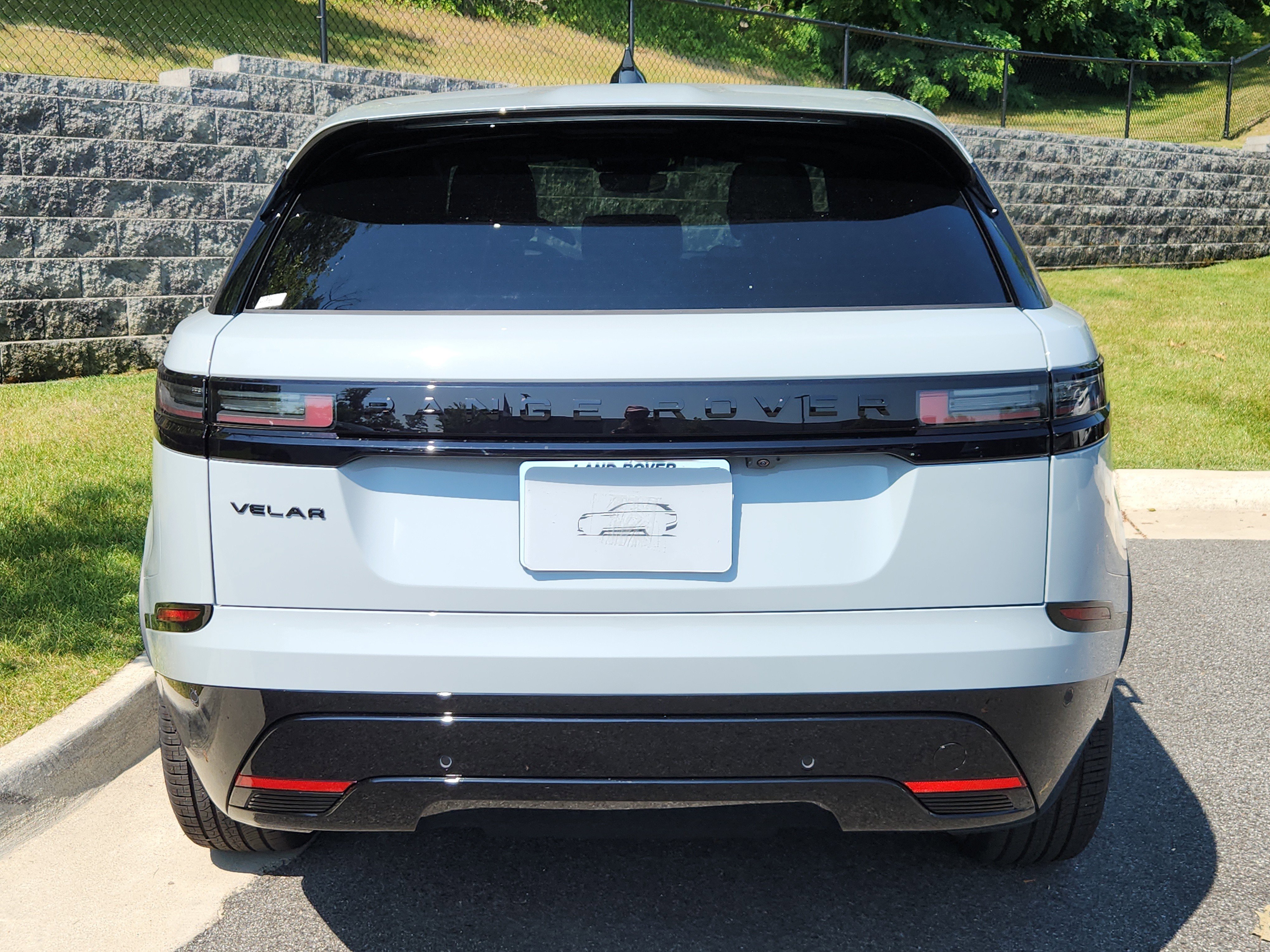 Used 2026 Land Rover Range Rover Velar Dynamic SE image 7