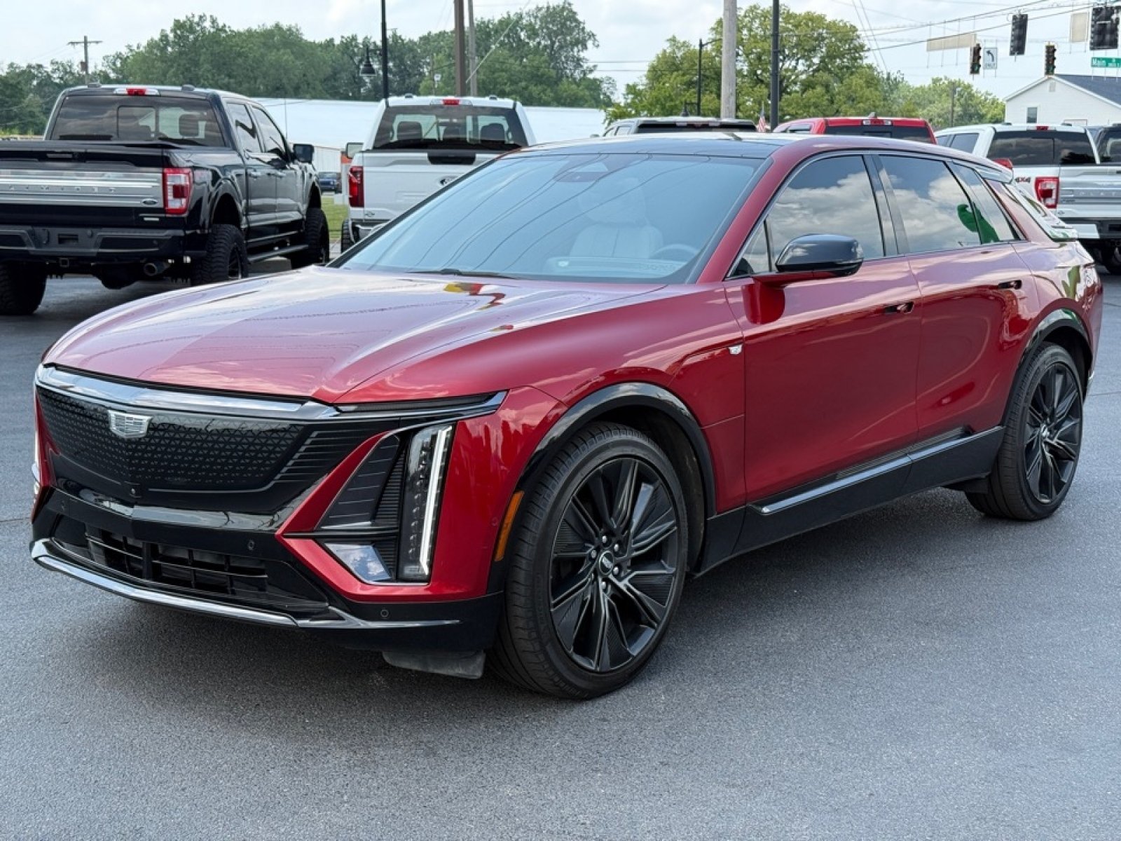 Used 2024 Cadillac Lyriq Sport AWD/4WD image 4