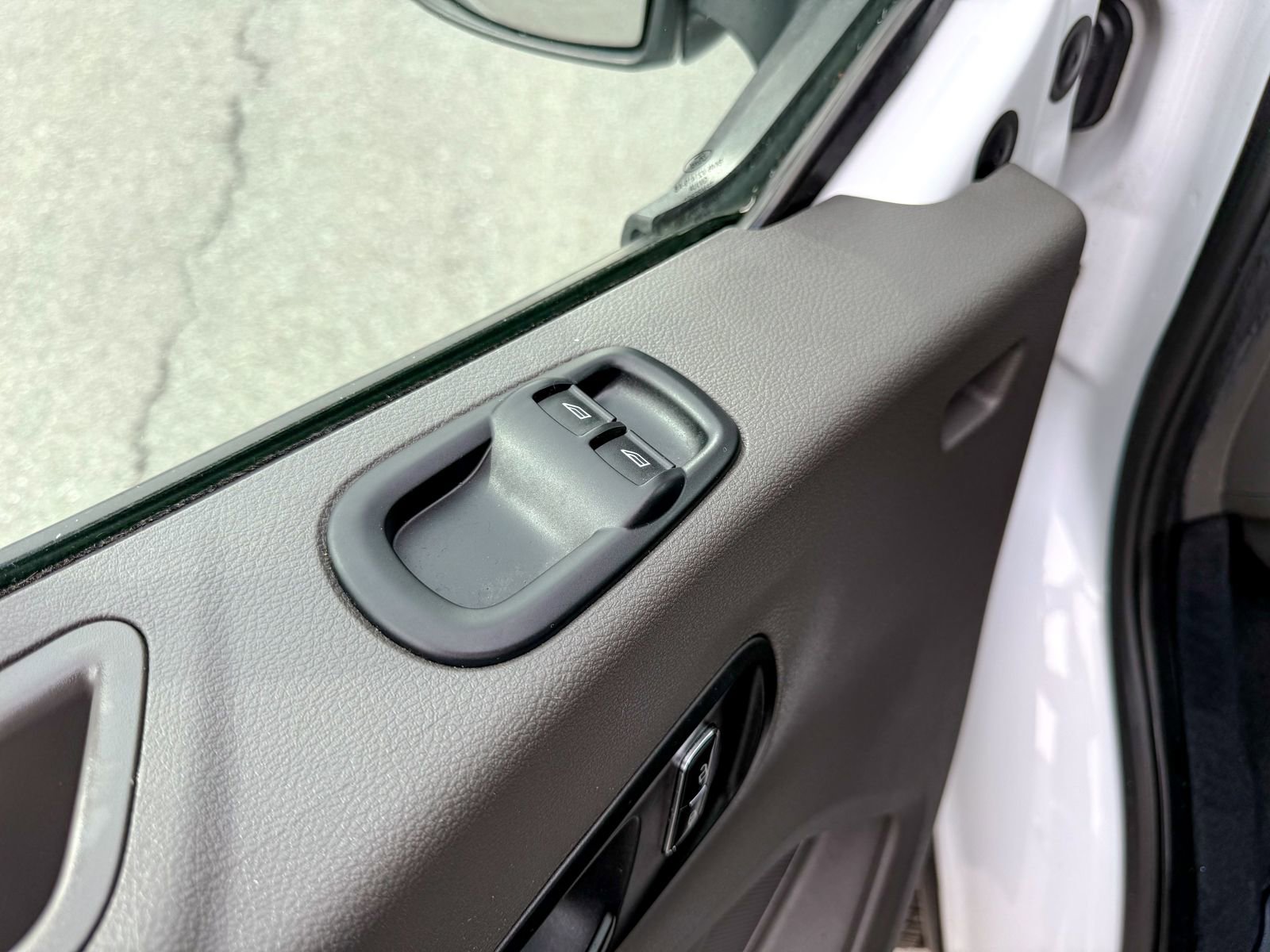 Used 2023 Ford Transit 350 XLT image 31