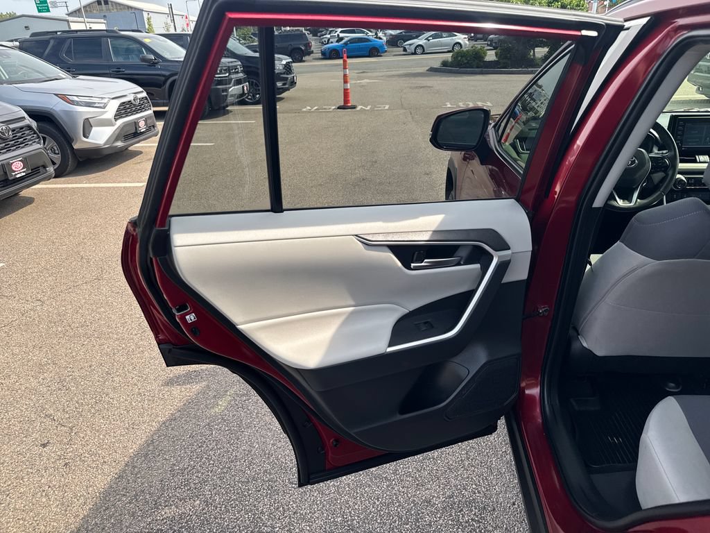 Used 2020 Toyota RAV4 XLE w/ Convenience Package AWD/4WD image 40
