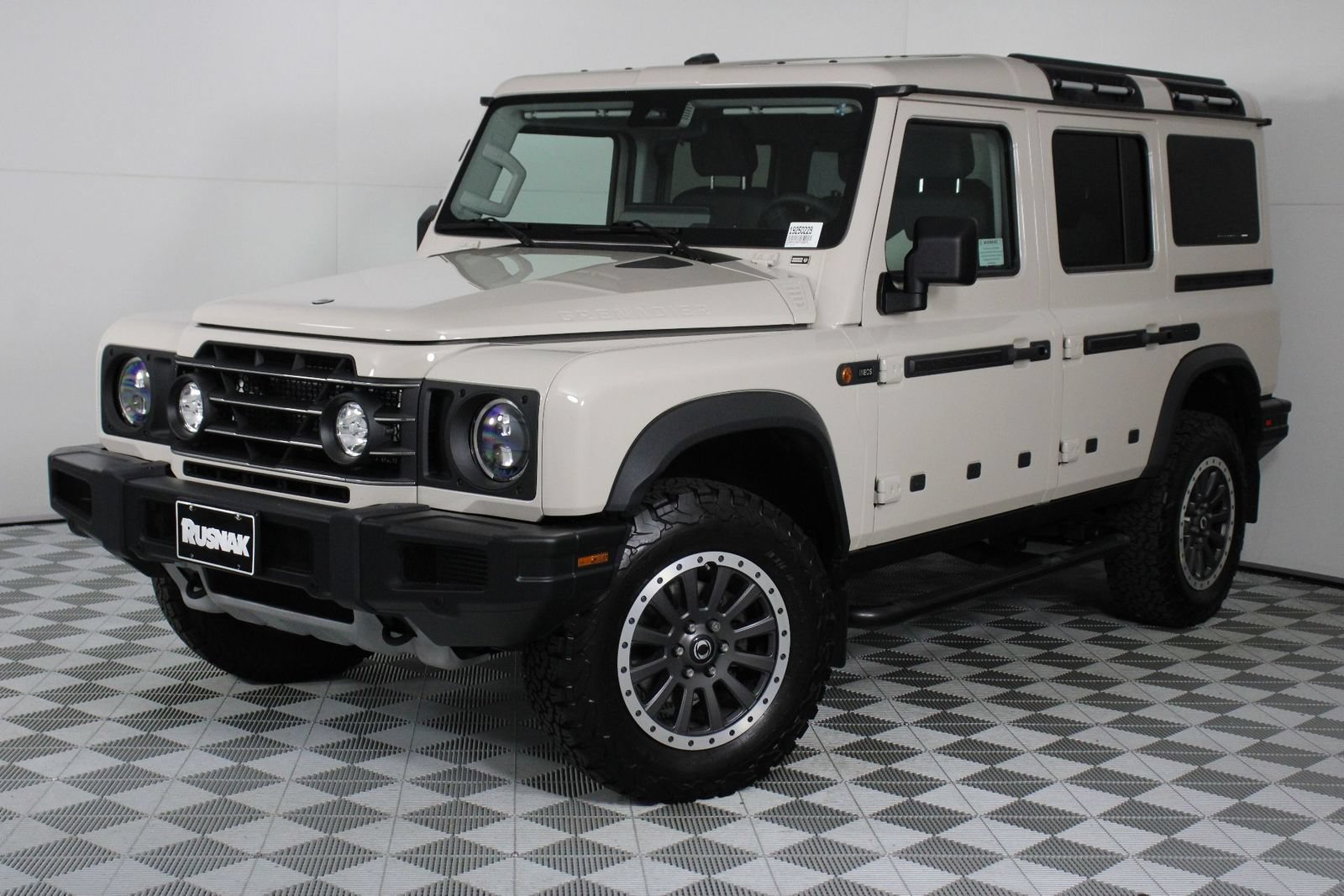 Used 2025 INEOS Grenadier AWD/4WD image 3