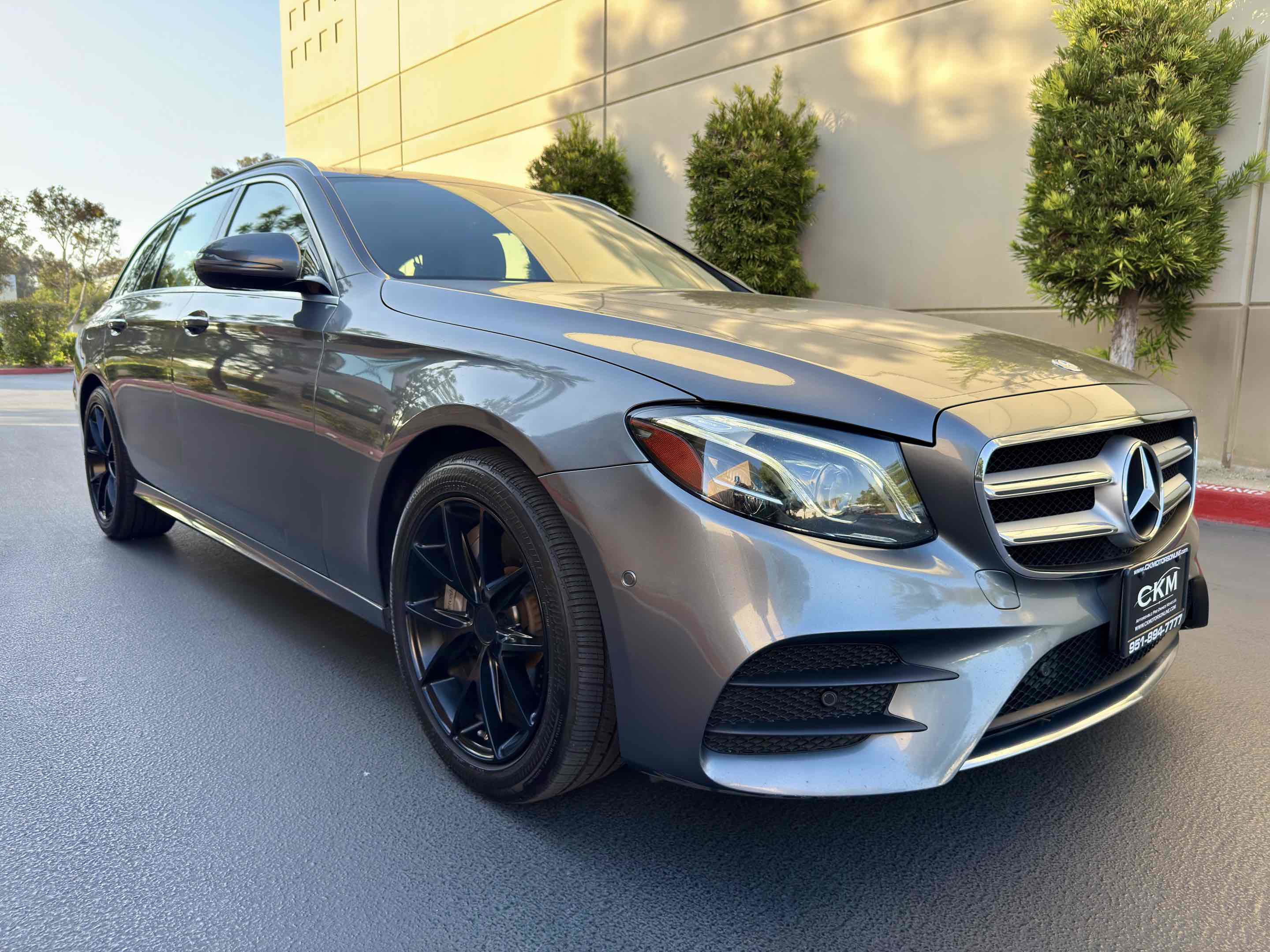 Used 2017 Mercedes-Benz E 400 4MATIC Wagon image 10