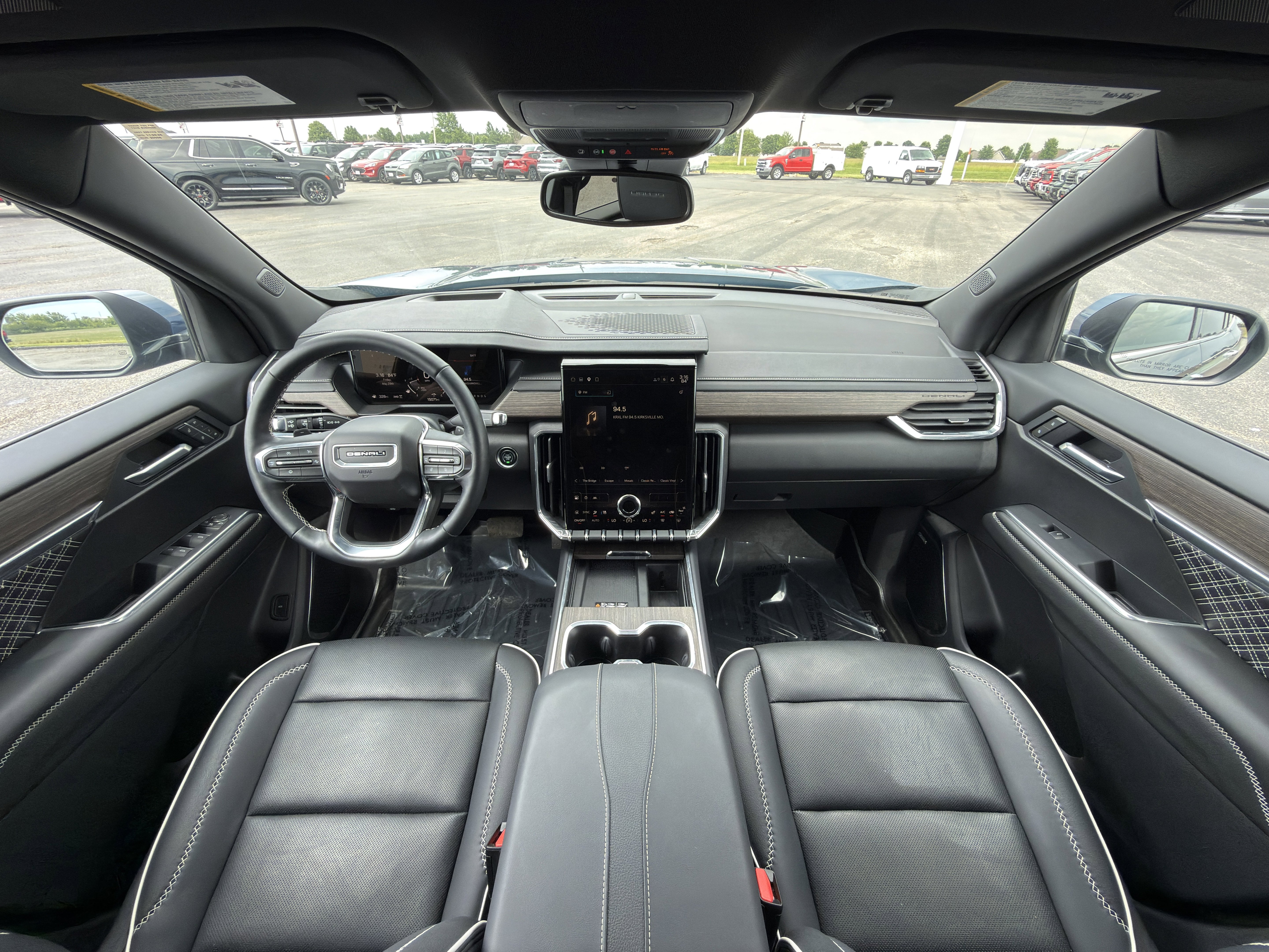 Used 2025 GMC Acadia Denali AWD/4WD image 10