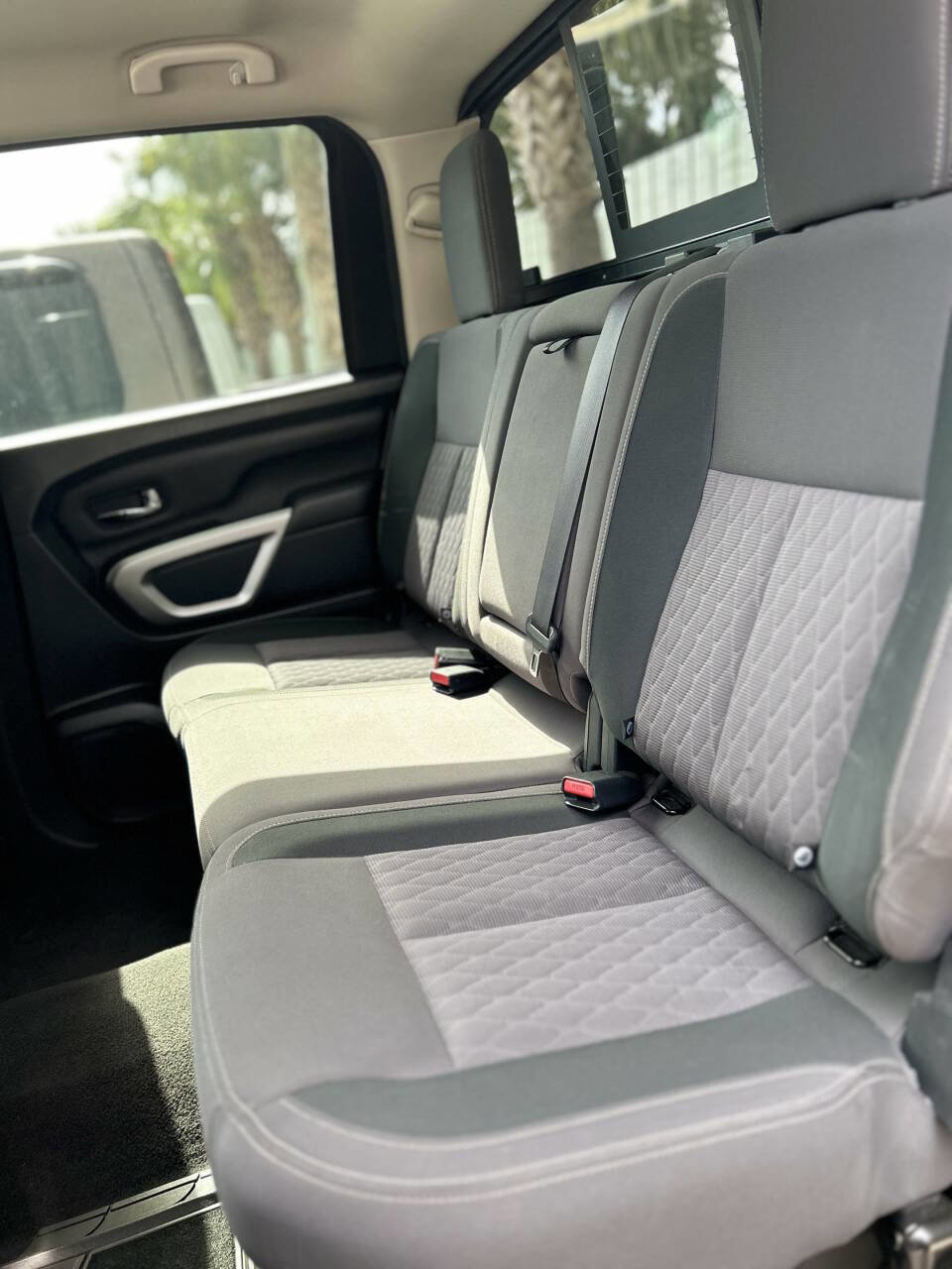 Used 2020 Nissan Titan SV w/ SV Convenience Package image 17