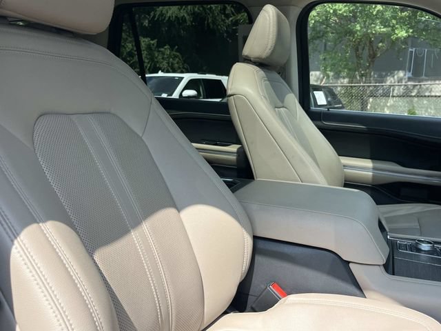 Used 2023 Ford Expedition Limited AWD/4WD image 31