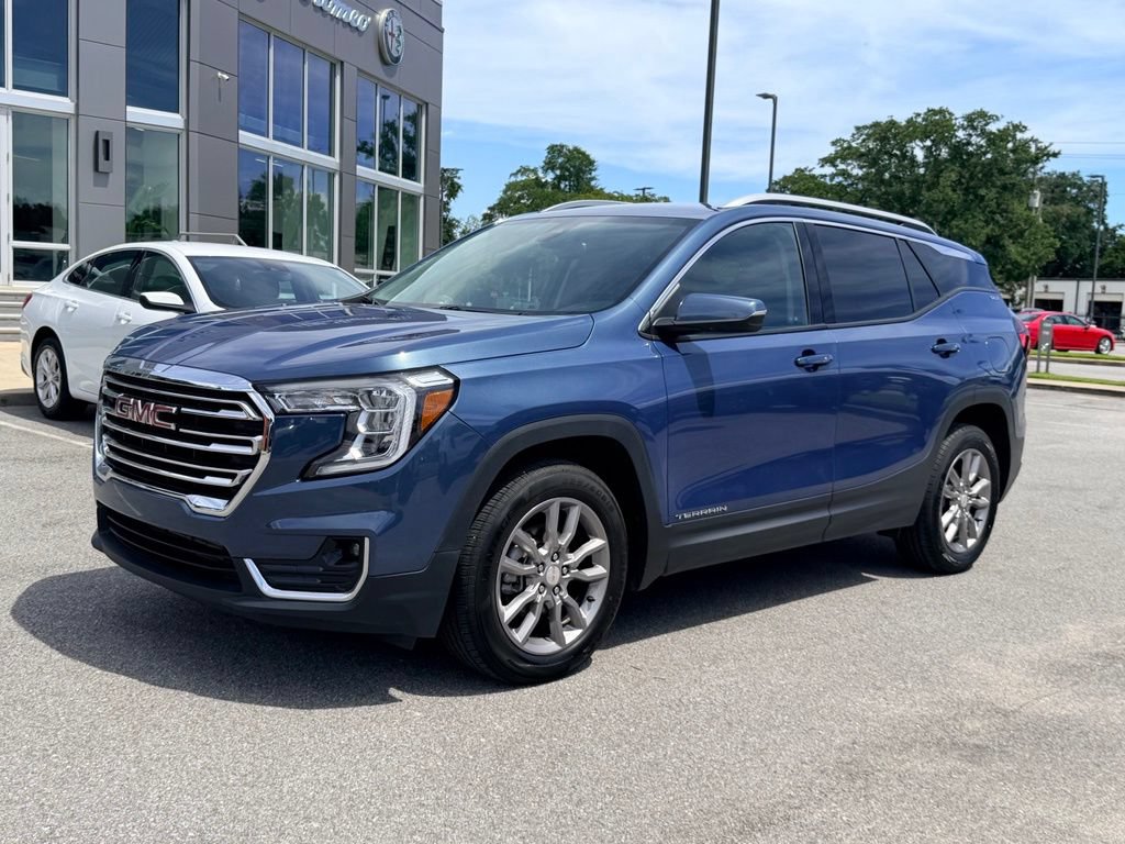 Used 2024 GMC Terrain SLT AWD/4WD image 1