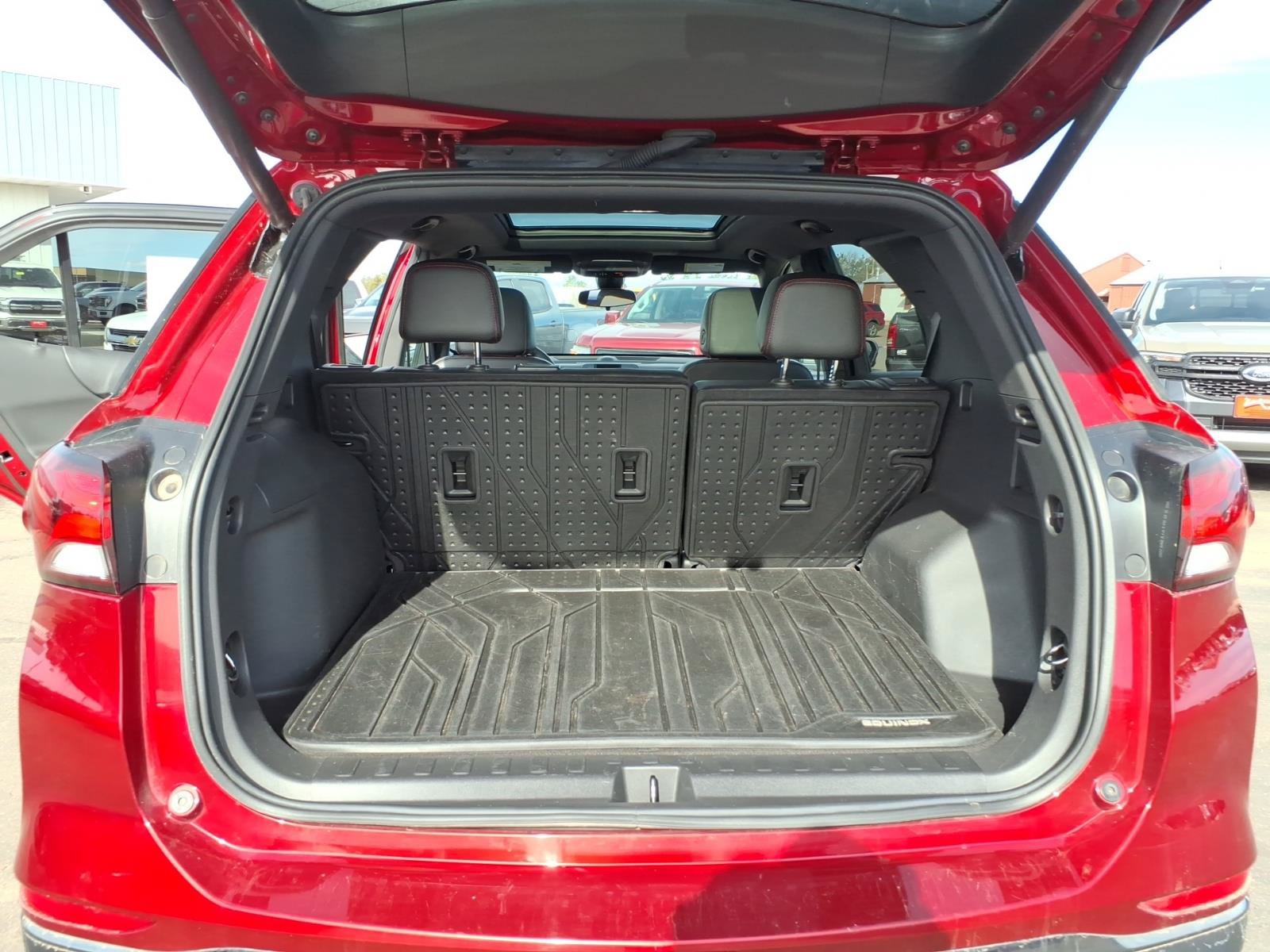 Used 2023 Chevrolet Equinox RS w/ RS Leather Package AWD/4WD image 15