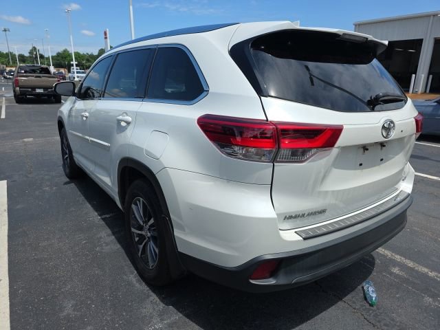 Used 2017 Toyota Highlander XLE FWD image 4