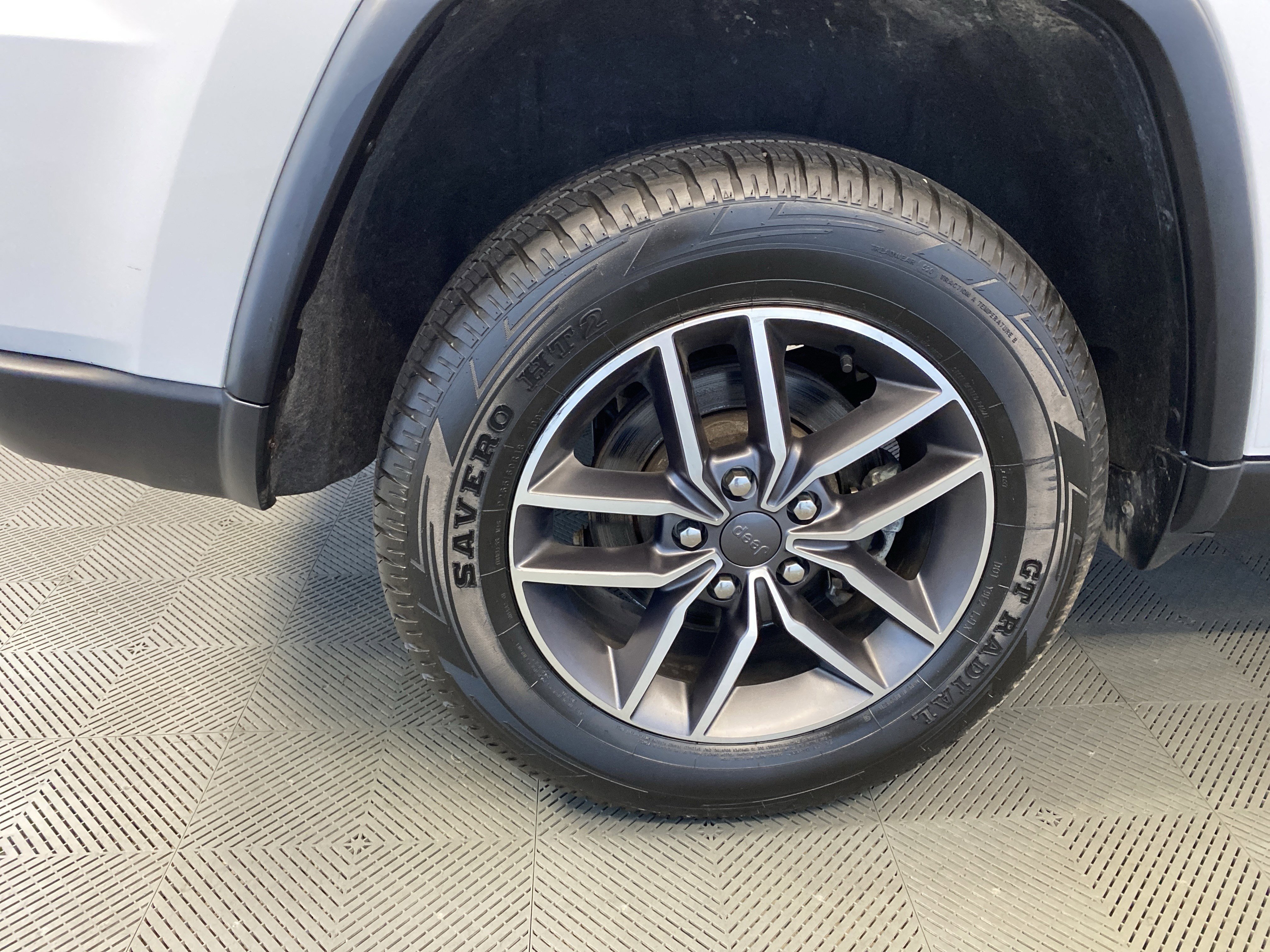 Certified 2022 Jeep Grand Cherokee Limited image 41