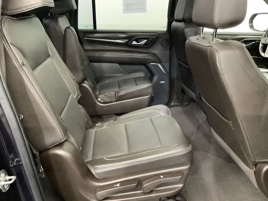 Used 2022 GMC Yukon XL Denali w/ Denali Premium Package AWD/4WD image 34