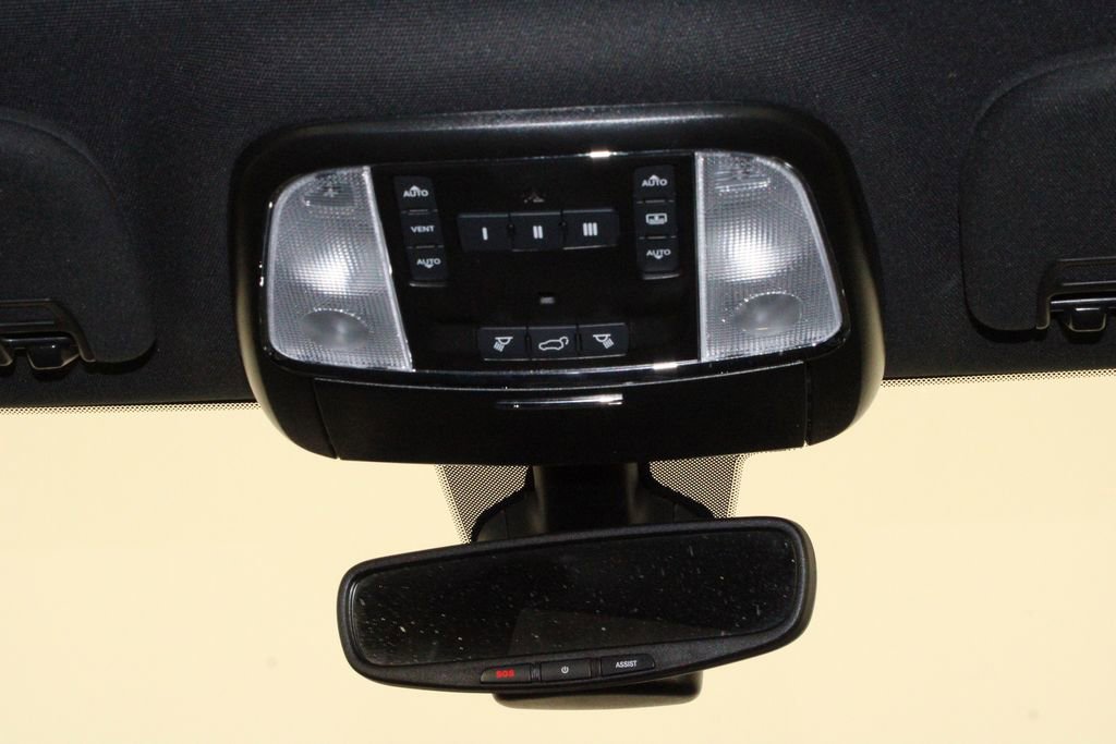 Used 2021 Jeep Grand Cherokee Limited w/ Sun & Sound Group image 29