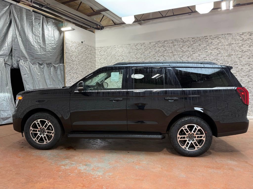 New 2026 Ford Expedition Active RWD image 4