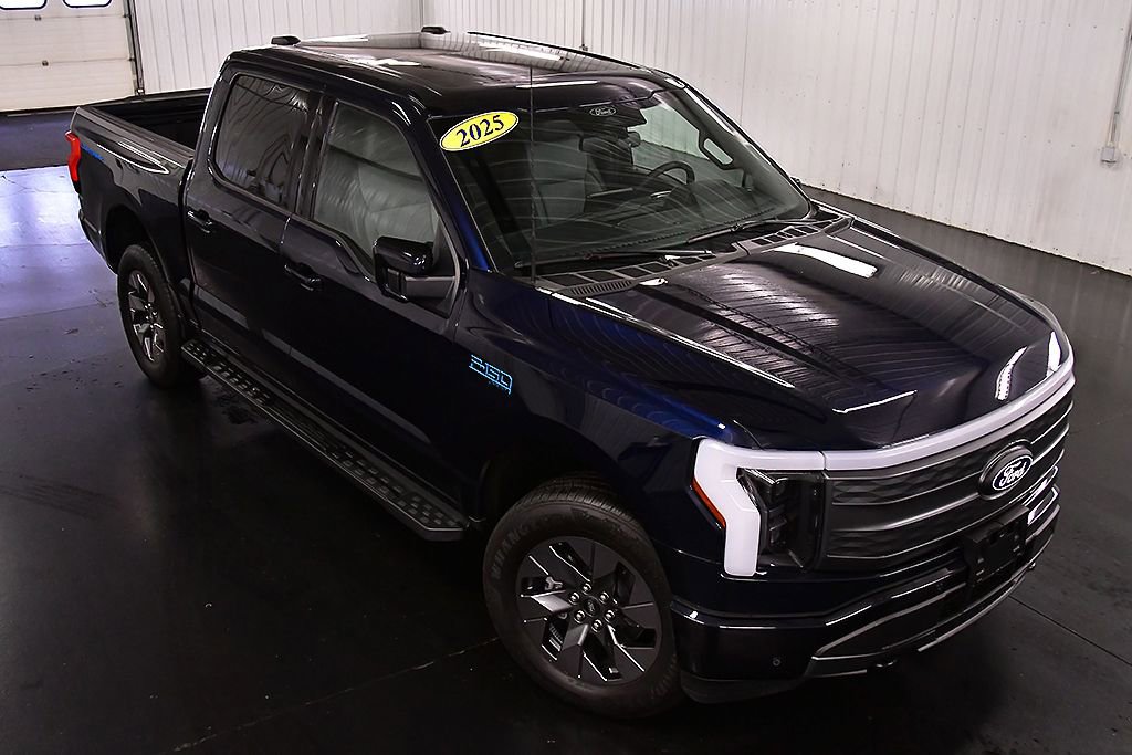 Used 2025 Ford F150 Lightning Lariat AWD/4WD image 15